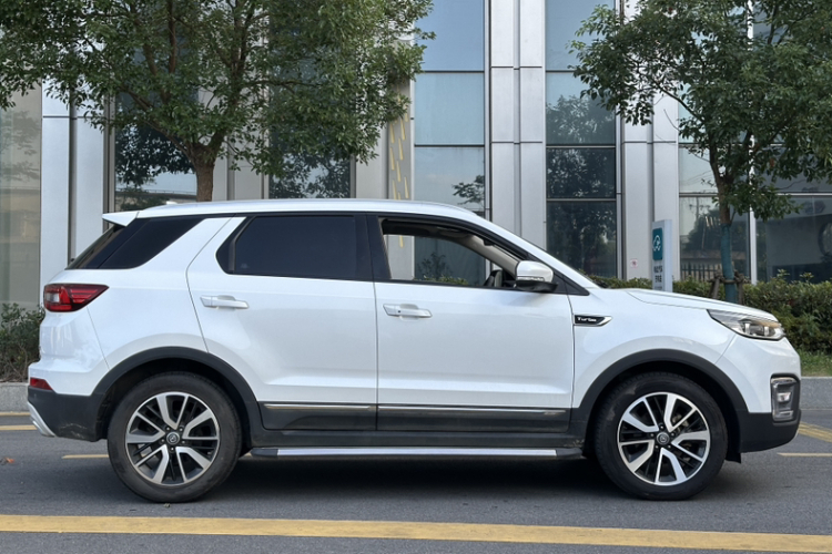 长安CS55 2018款 1.5T 自动炫动型 国V车身外观6004