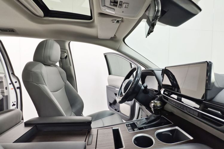 丰田 格瑞维亚 2024款 2.5L混动 舒适版中控内饰7005