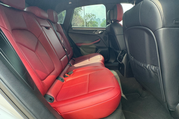 保时捷 2017款  Macan 2.0T中控内饰7012