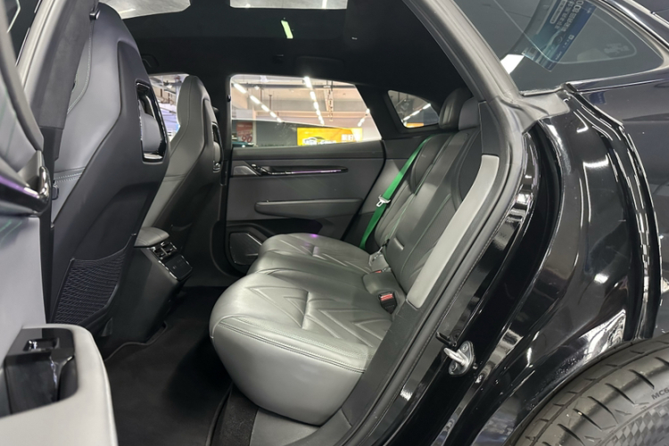 极氪001 2023款 WE版 86kWh中控内饰7010