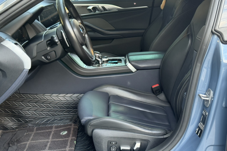 宝马8系 2021款 改款 840i 四门轿跑车 M运动套装中控内饰7004