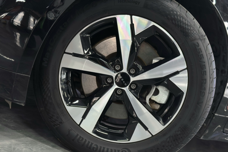 极氪001 2023款 WE版 86kWh车身外观6008