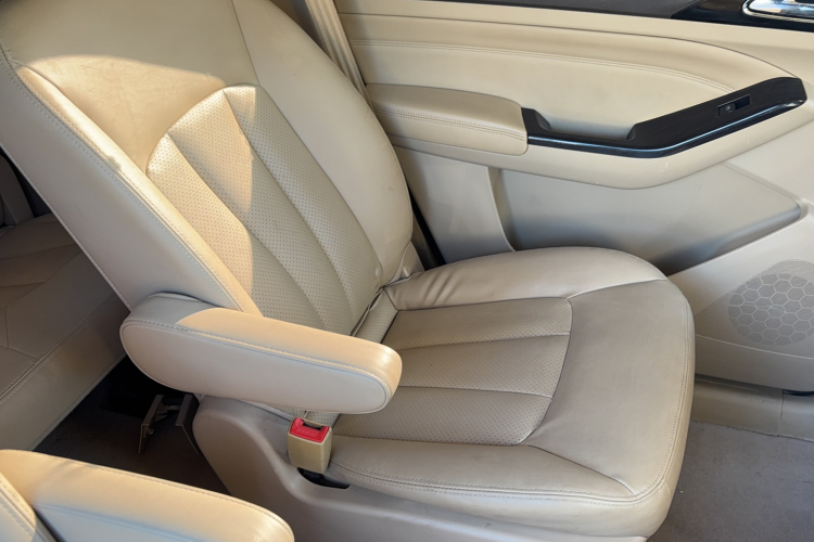 宝骏730 2014款 1.5L 手动舒适型 7座中控内饰7006