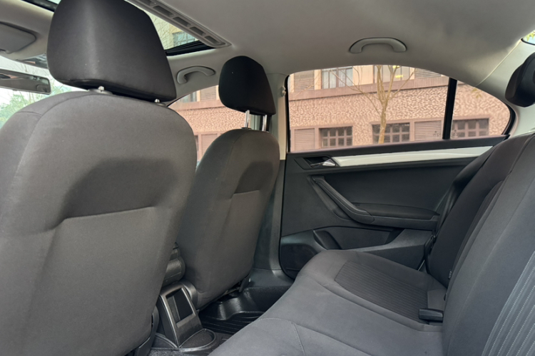 大众 捷达 2015款 1.6L 自动舒适型中控内饰7003