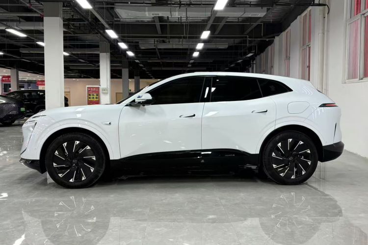 阿维塔07 2024款 Pro+增程版车身外观6003