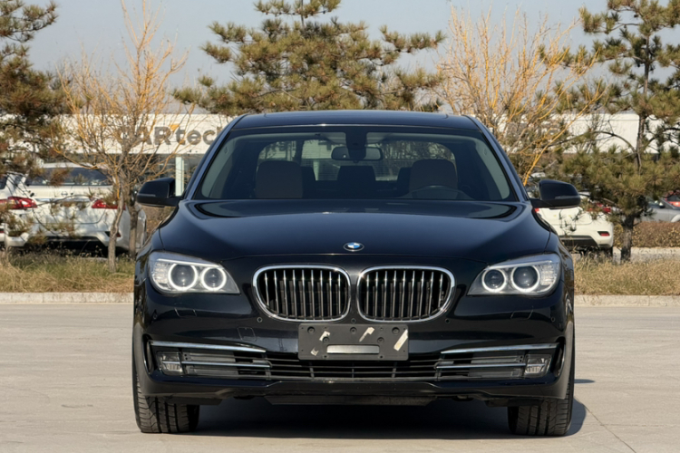 宝马7系 2014款 730Li 臻享型车身外观6006