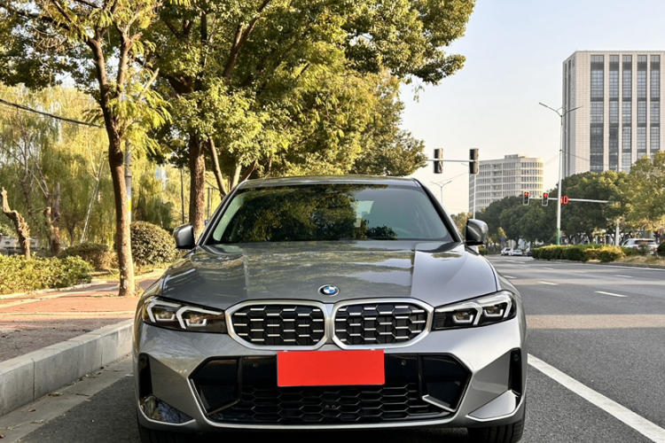 宝马3系 2023款 325Li xDrive M运动套装车身外观6009