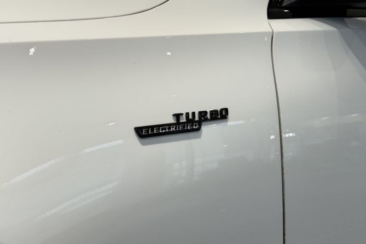 奔驰C级AMG 2024款 AMG C 43 4MATIC车身外观6015