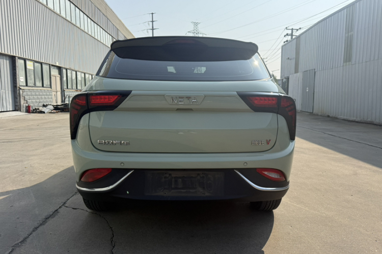 哪吒汽车 哪吒V 2022款 潮 400 Lite车身外观6005