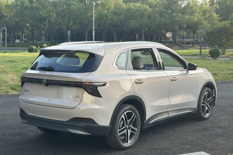 名爵 MG ES5 2025款 425plus 后驱版车身外观6006