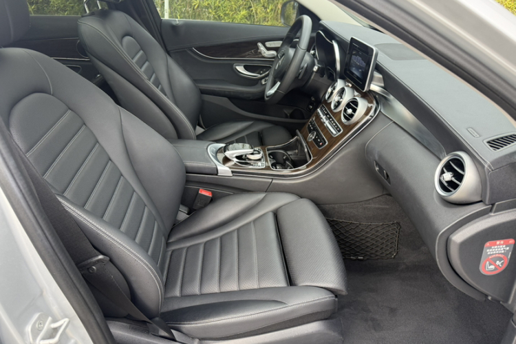 奔驰C级 2016款 C 200 L中控内饰7010