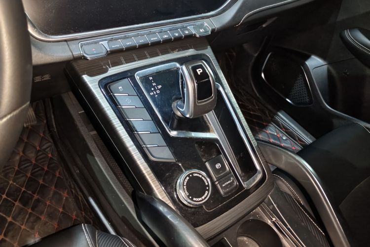 吉利汽车 博越 2020款 1.8TD DCT智联PRO中控内饰7004