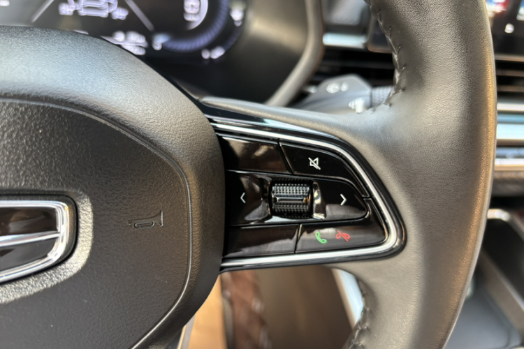 吉利汽车 帝豪 2022款 第4代 1.5L CVT尊贵型中控内饰7007