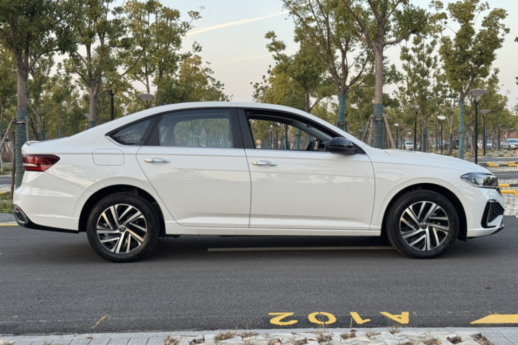 大众 朗逸 2024款 300TSI DSG星空领先版车身外观6003