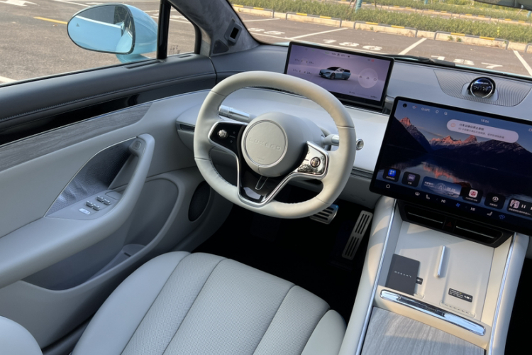 鸿蒙智行 智界S7 2025款 705km Max中控内饰7007