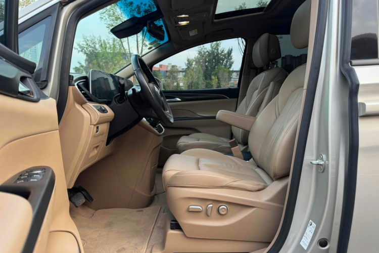 别克GL8 2021款 ES陆尊 653T 尊享型中控内饰7004