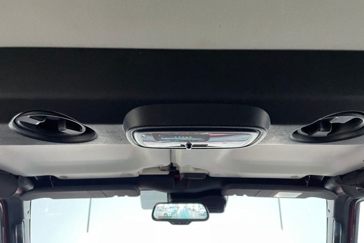 北京BJ40 2019款 2.3T 自动四驱城市猎人版旗舰型 国VI中控内饰7008