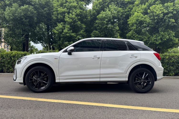 奥迪Q2L 2023款 35TFSI 进取动感型车身外观6002