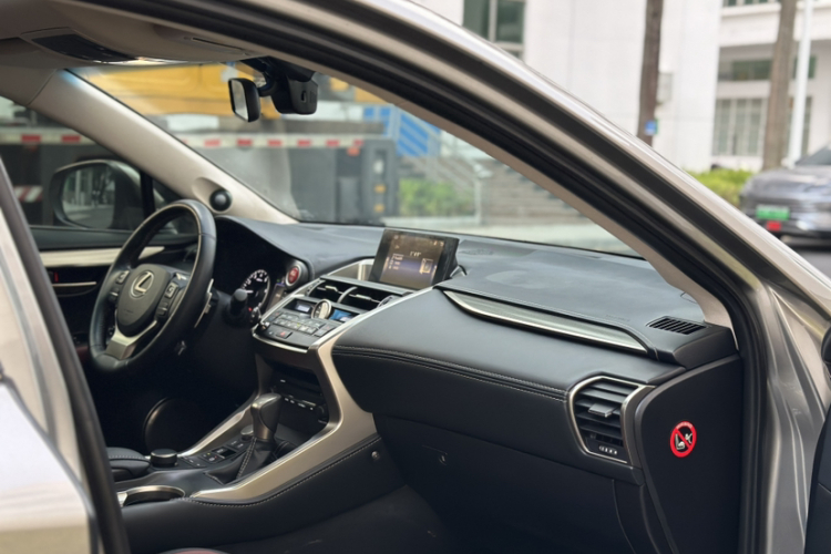 雷克萨斯NX 2015款 200t 全驱 锋尚版中控内饰7007