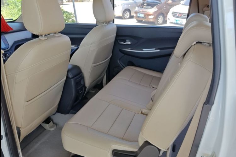 五菱汽车 五菱宏光 2021款 1.5L改款 S舒适型 液压助力LAR中控内饰7002