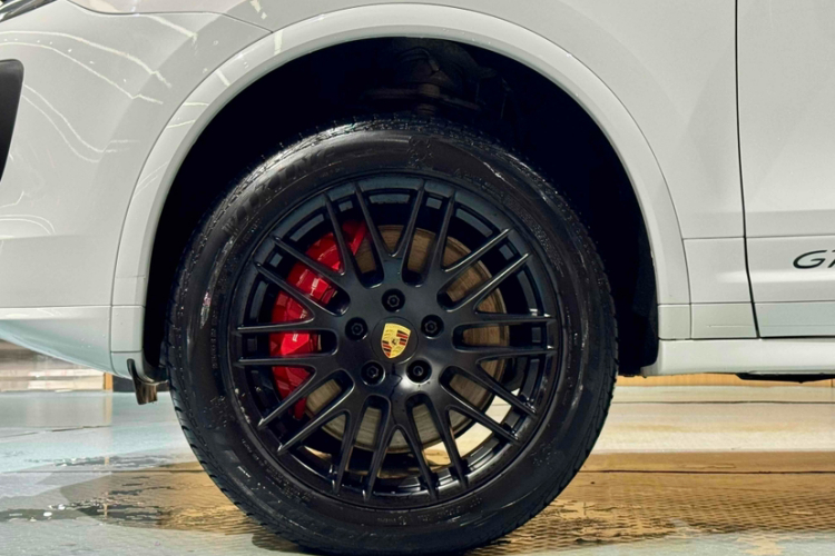 保时捷 2016款 Cayenne GTS 3.6T车身外观6005