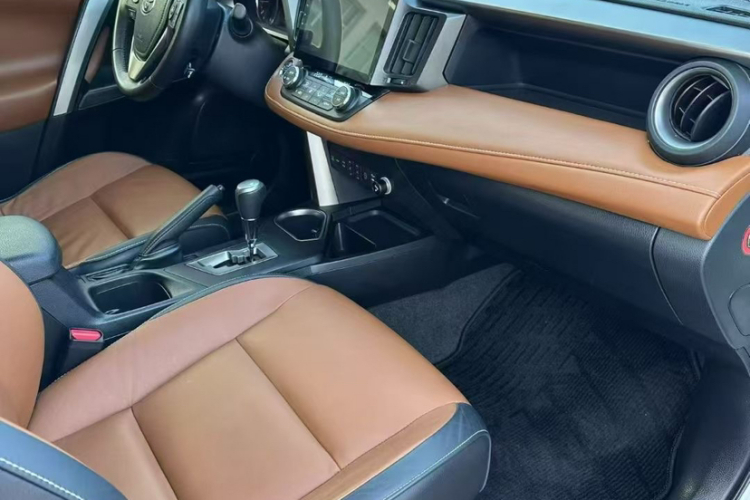 丰田 RAV4荣放 2016款 2.5L 自动四驱精英版车身外观6002