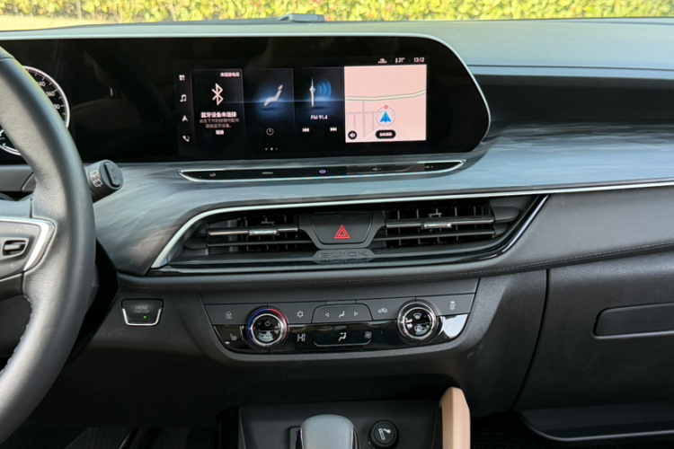 别克GL6 2021款 323T 轻混动互联豪华型局部细节16