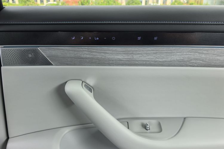 鸿蒙智行 智界S7 2025款 855km Max中控内饰7007