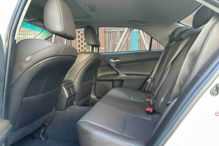 丰田 锐志 2013款 2.5V 菁锐版中控内饰7004