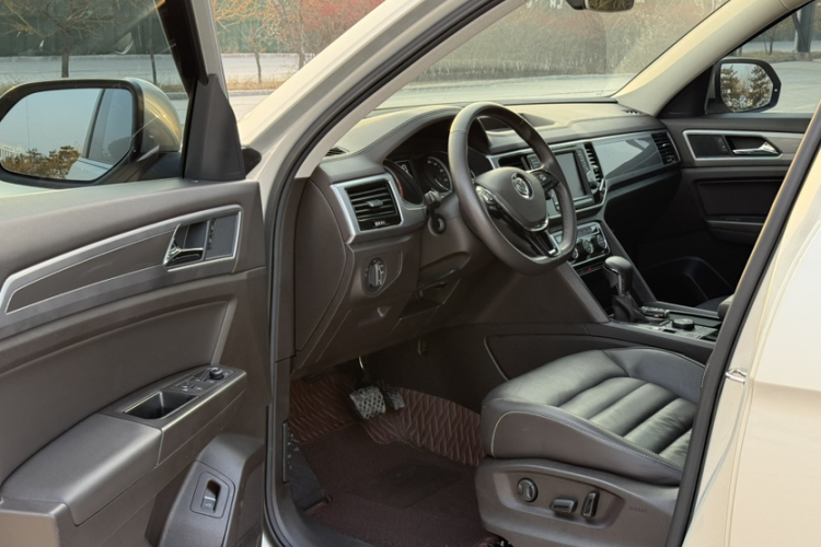 大众 途昂 2017款 380TSI 四驱豪华版中控内饰7010