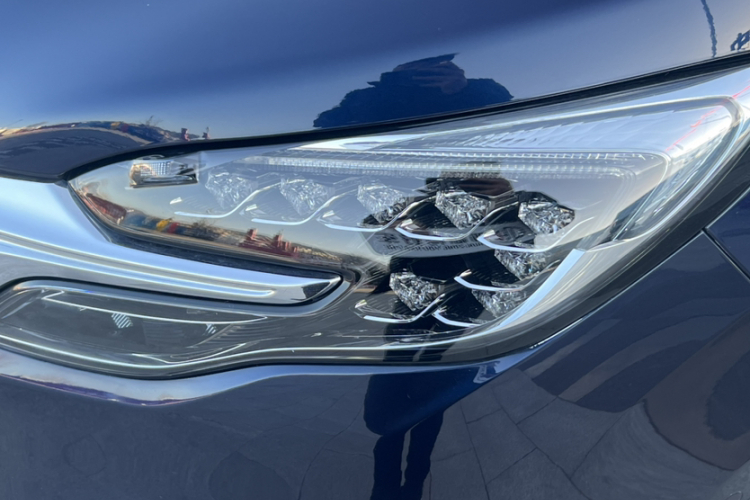 别克GL8 2020款 Avenir艾维亚 四座尊礼版车身外观6010