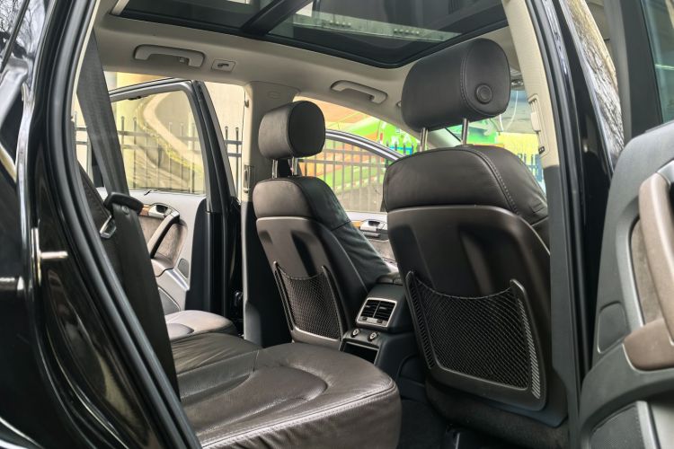 奥迪Q7 2015款 35 TFSI 进取型中控内饰7007