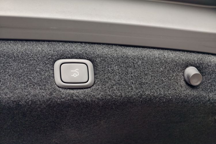 蔚来ET5 2022款 75kWh中控内饰7012