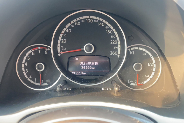 大众 甲壳虫 2015款 180TSI中控内饰15