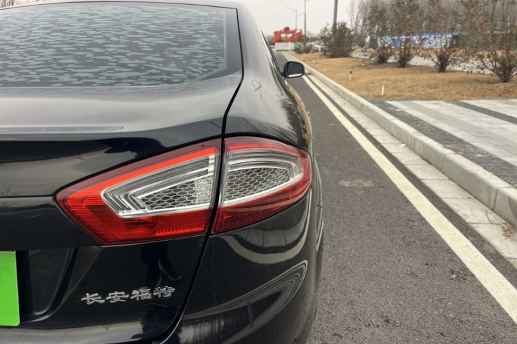 福特 蒙迪欧-致胜 2011款 2.3L 时尚型车身外观6008