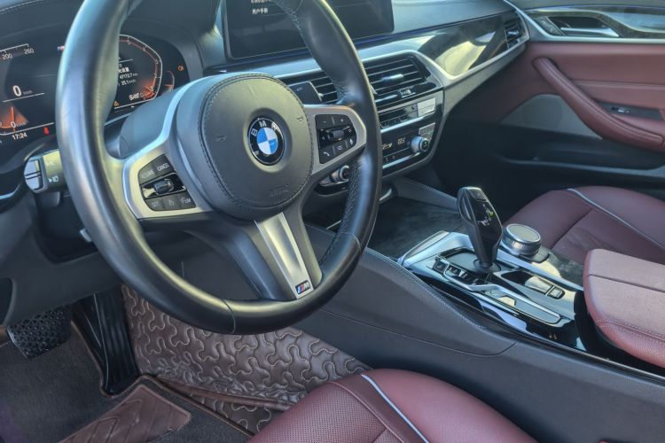 宝马5系 2021款 525Li M运动套装中控内饰7004