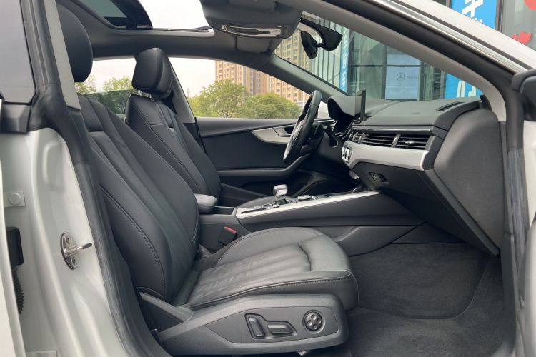 奥迪A5 2017款 Sportback 40 TFSI 时尚型中控内饰7005