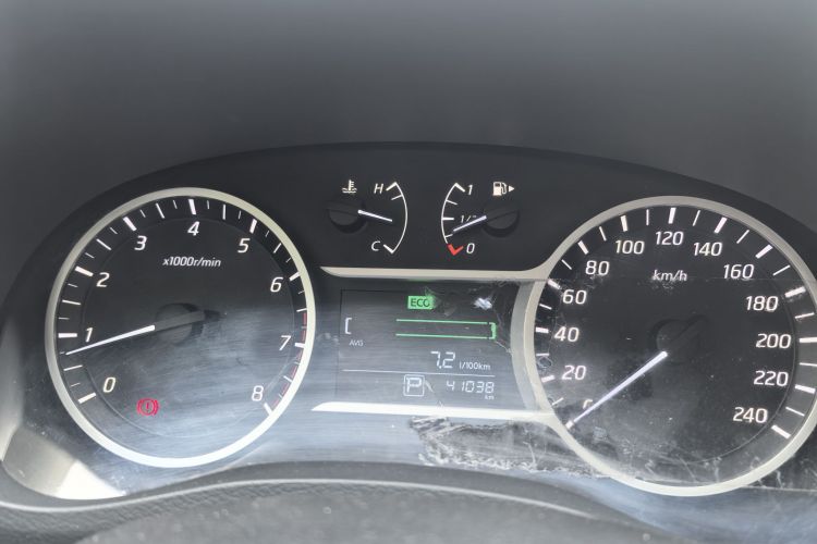 日产 蓝鸟 2019款 1.6L CVT炫酷版 国VI中控内饰7011