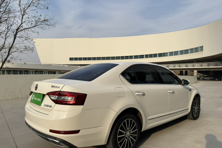 斯柯达 明锐 2018款 1.6L 自动豪华版车身外观6005