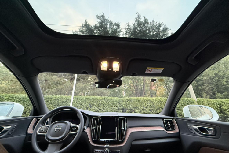 沃尔沃XC60 2025款 B5 四驱智远豪华版中控内饰7006