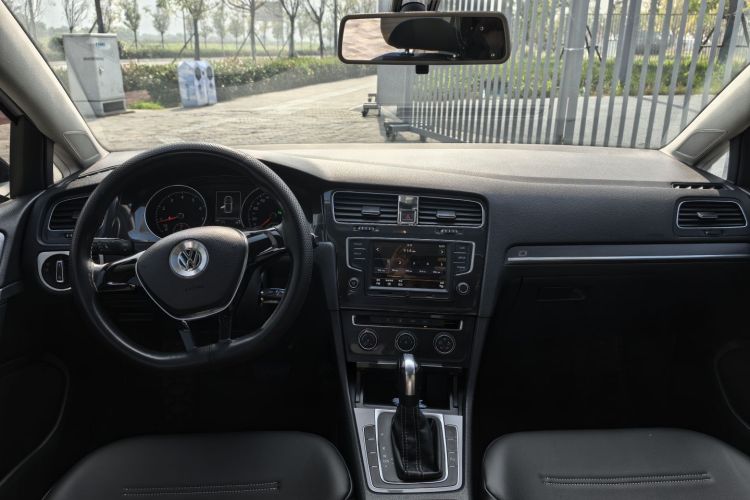 大众 高尔夫 2017款 230TSI 自动舒适百万辆纪念版中控内饰7001