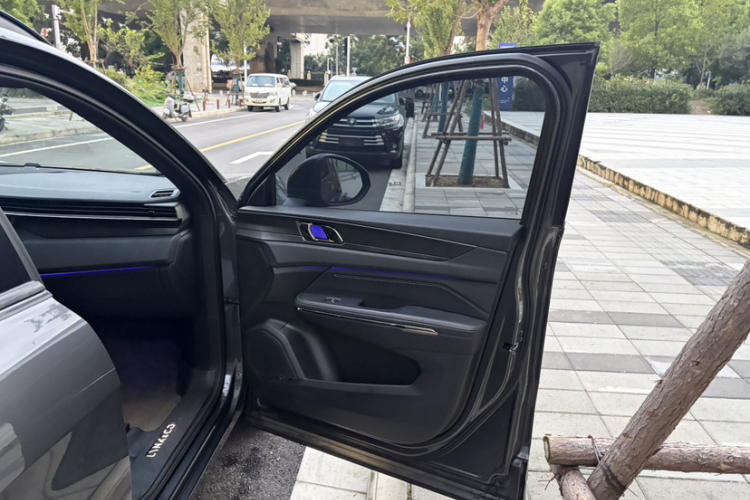 领克01 EM-P 2023款 1.5TD EM-P PM中控内饰7006