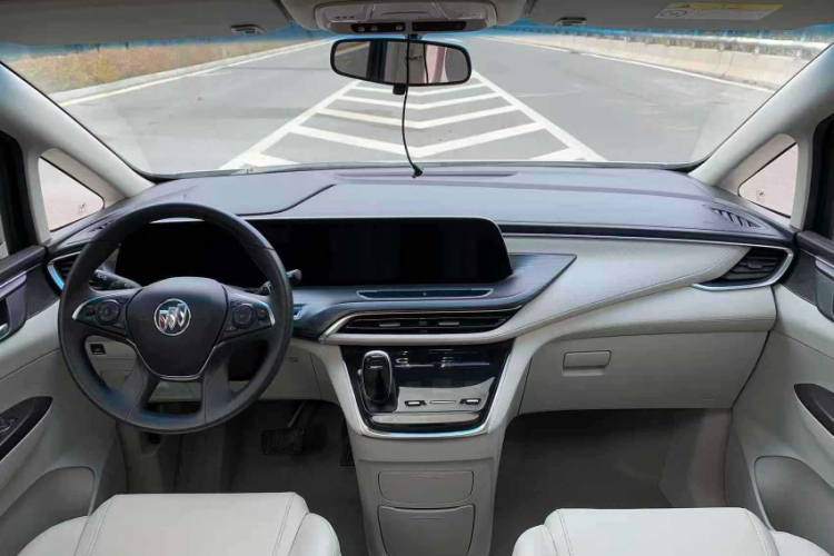 别克GL8 2022款 ES陆尊 653T 舒适型中控内饰7003