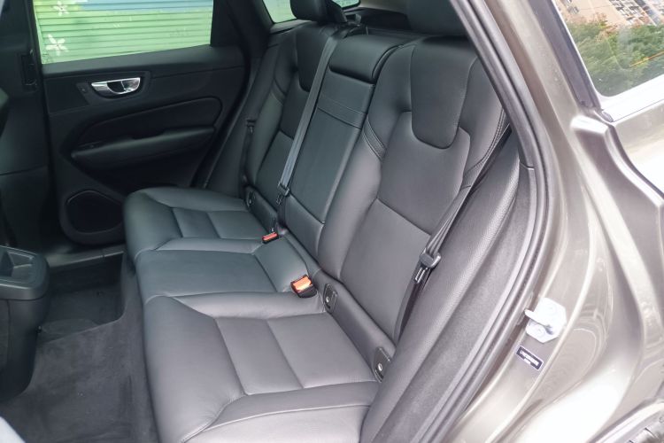 沃尔沃XC60 2019款 T5 四驱智逸版 国VI中控内饰7003