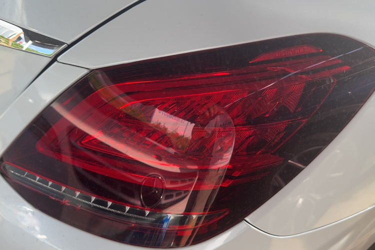 奔驰C级 2019款 改款 C 260 L 运动版局部细节9001