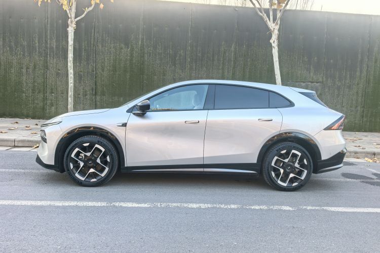 小鹏G7 2025款 702 超长续航 Max车身外观6007