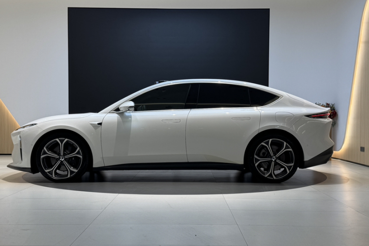 蔚来ET5 2022款 75kWh车身外观6004