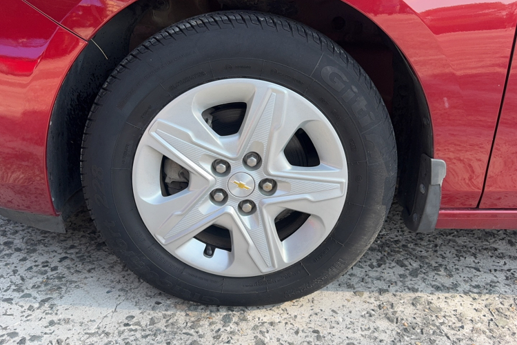 雪佛兰 科沃兹 2019款 320 手动欣享版车身外观6007