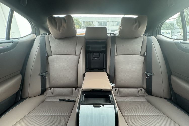 雷克萨斯ES 2025款 300h 臻享版中控内饰7004