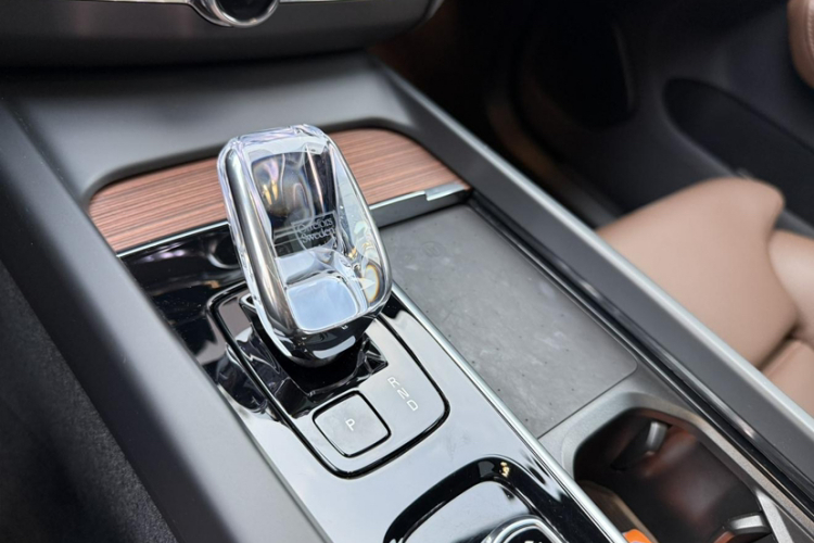 沃尔沃XC60 2025款 B5 四驱智远豪华版中控内饰7004